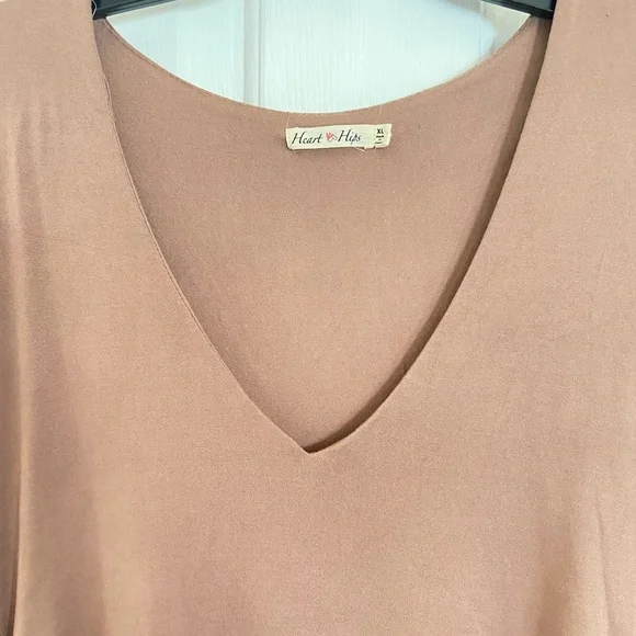 Heart & Hips Maternity Dress - Picture 7 of 14